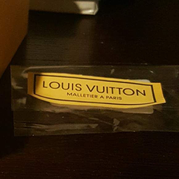 LV box - Picture 2 of 2